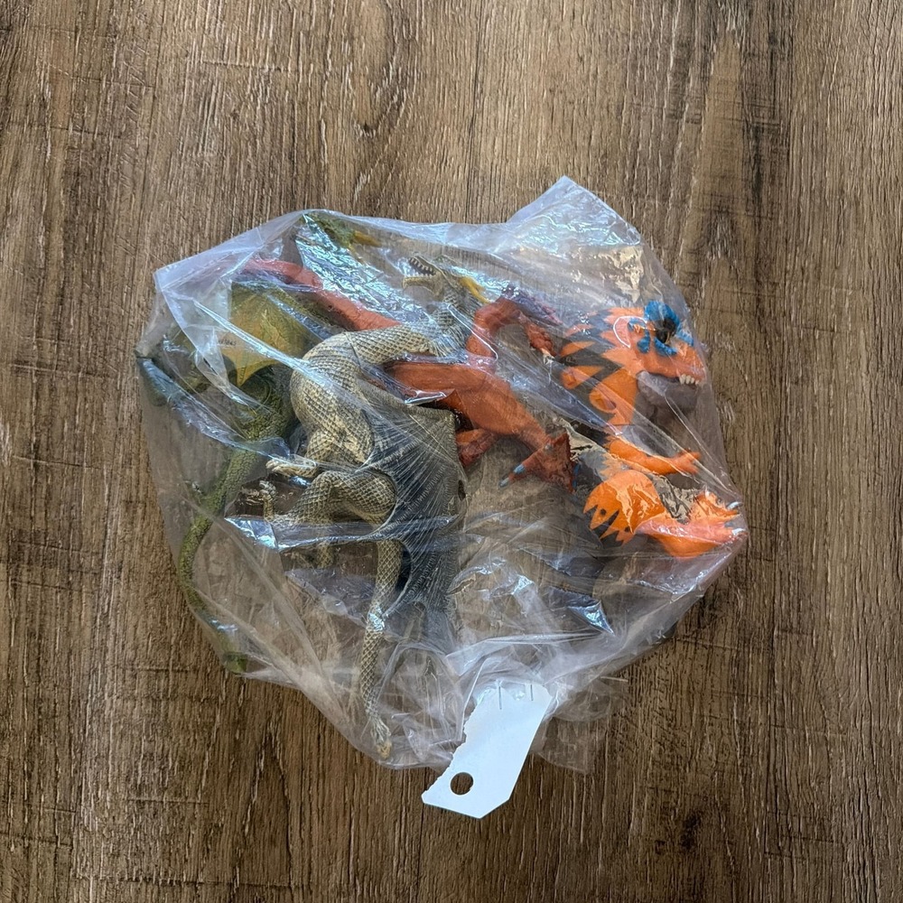 Lot of 4Toy Major Plastic Dragon‎ Action Figures including Megawings